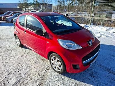 Begagnad Peugeot 107 68 HK (50 kW) 2009 Röd Halvkombi