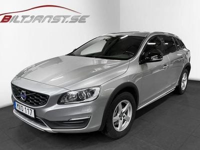 Begagnad Volvo V60 CC Summum 192 HK (141 kW) 2016 Silver Kombi