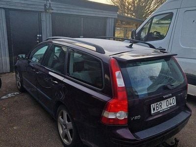 Röd Begagnad 2005 Volvo V50 Kinetic Kombi | 15 000 kr (Lite dyr)