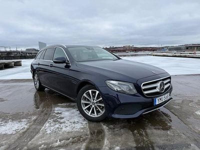 Begagnad Mercedes E220 Avantgarde 194 HK (142 kW) 2018 Blå metallic