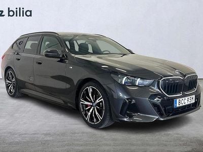Grå Begagnad 2025 BMW 530e M Sport Kombi | 699 000 kr (Marknadspris)