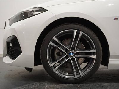 begagnad BMW 218 i Gran Coupé M Sport Fartpilot HiFi M-sport 136hk