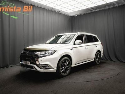 Begagnad Mitsubishi Outlander 224 HK (164 kW) 2019 Vit SUV