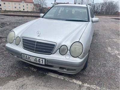 Mercedes E200
