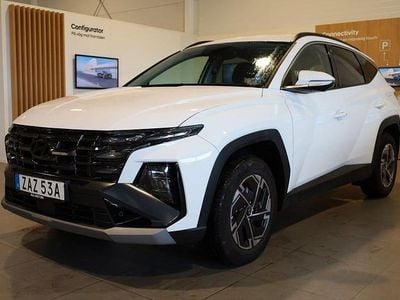 Vit Begagnad 2025 Hyundai Tucson Essential SUV | 389 900 kr (Marknadspris)