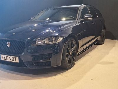 Mörkblå (blå) Begagnad 2017 Jaguar XF Sportbrake R-Sport Kombi | 299 000 kr