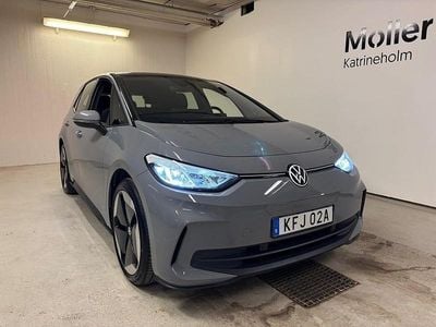 Moonstone grey black Begagnad 2023 VW ID.3 Pro Halvkombi | 309 000 kr (Marknadspris)