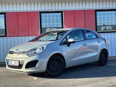 Ljusbrun Begagnad 2012 Kia Rio Halvkombi | 69 900 kr (Marknadspris)