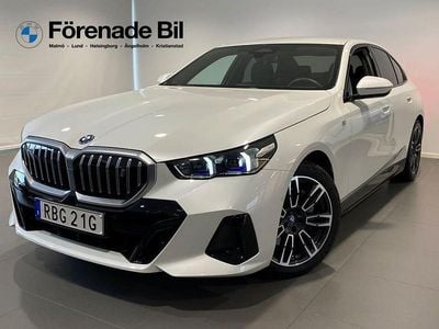 Vit Begagnad 2024 BMW i5 M Sport Sedan | 579 000 kr