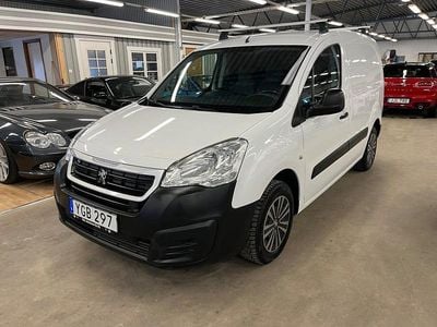 Vit Begagnad 2016 Peugeot Partner Minibuss | 69 900 kr (Marknadspris)