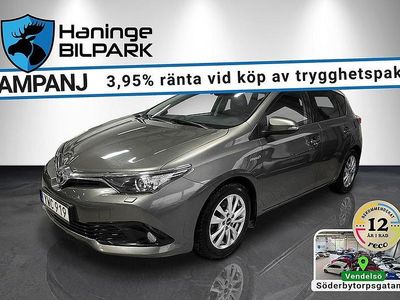 Grå Begagnad 2017 Toyota Auris Hybrid Edition Halvkombi | 149 995 kr (Marknadspris)