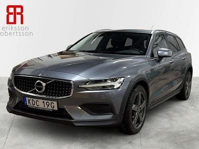 Grå Begagnad 2019 Volvo V60 CC Momentum Kombi | 289 900 kr (Lite dyr)