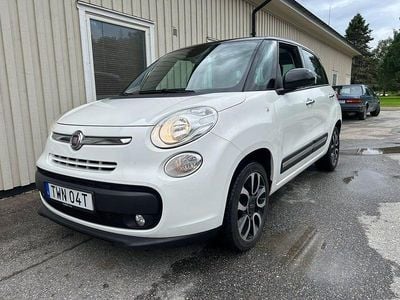 Vit Begagnad 2015 Fiat 500L Lounge Minibuss | 89 000 kr