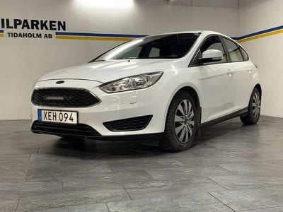 Vit Begagnad 2016 Ford Focus Trend Halvkombi | 84 500 kr (Marknadspris)