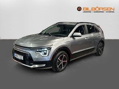 Grå Begagnad 2024 Kia Niro Advance SUV | 359 898 kr (Marknadspris)