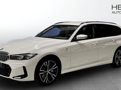 Vit Begagnad 2025 BMW 330 Comfort Edition Kombi | 514 700 kr