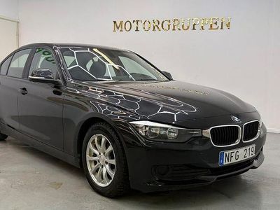 Begagnad BMW 318 143 HK (105 kW) 2013 Svart Sedan