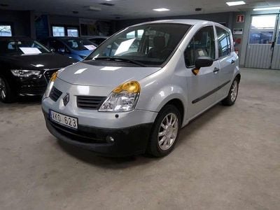 Ljusgrå Begagnad 2005 Renault Modus Minibuss | 27 500 kr (Marknadspris)