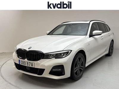 Vit Begagnad 2021 BMW 330e M Sport Kombi | 256 000 kr (Marknadspris)
