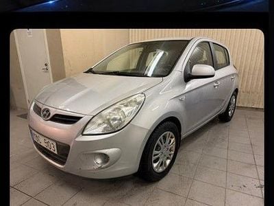 Silver Begagnad 2009 Hyundai i20 Select Halvkombi | 14 900 kr (Marknadspris)