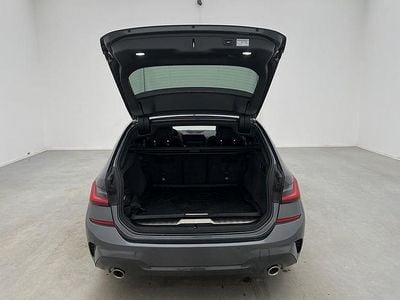 Grå Begagnad 2022 BMW 330e M Sport Kombi | 334 800 kr