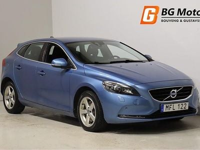 Blå Begagnad 2015 Volvo V40 Summum Halvkombi | 129 800 kr (Marknadspris)