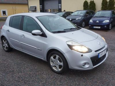 Begagnad Renault Clio R.S. 75 HK (55 kW) 2010 Silver Halvkombi
