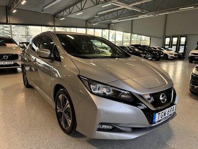 Silver Begagnad 2021 Nissan Leaf N-Connecta Halvkombi | 162 900 kr (Marknadspris)