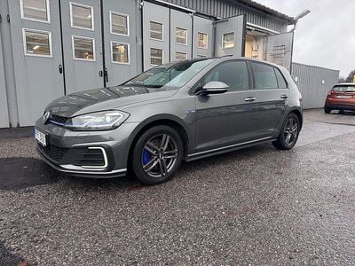 Begagnad VW Golf VII GTE 150 HK (110 kW) 2017 Mörkgrå Halvkombi