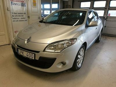 Begagnad Renault Mégane III 111 HK (81 kW) 2011 Silver Halvkombi