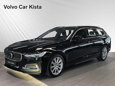 Svart Begagnad 2021 Volvo V90 Momentum Kombi | 324 900 kr (Marknadspris)