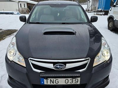Begagnad Subaru Legacy 150 HK (110 kW) 2012 Grå metalic Kombi