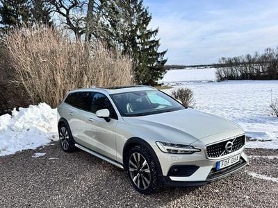 Begagnad Volvo V60 CC 190 HK (139 kW) 2019 Kombi