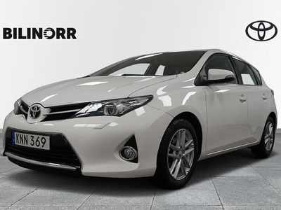 begagnad Toyota Auris 1.4 D-4D V-HJUL 2014, Halvkombi