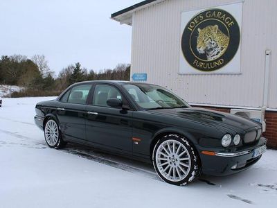 Begagnad Jaguar XJR 396 HK (291 kW) 2003 Mörkgrön Sedan