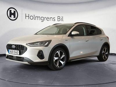 Grå Begagnad 2022 Ford Focus Active Halvkombi | 204 900 kr (Marknadspris)
