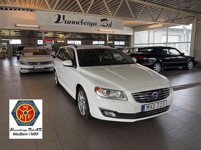 Vit Begagnad 2012 Volvo V70 Momentum Kombi | 99 900 kr (Marknadspris)