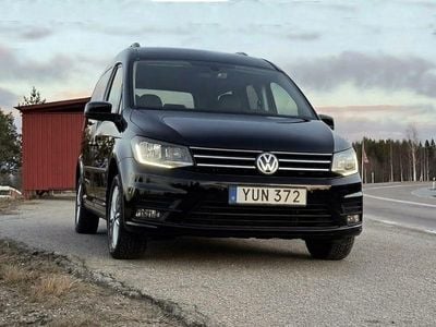 Svart metallic Begagnad 2019 VW Caddy Maxi Life Life Minibuss | 75 000 kr (Marknadspris)