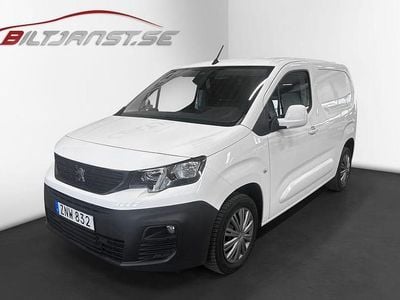 Vit Begagnad 2018 Peugeot Partner Minibuss | 159 875 kr (Lite dyr)