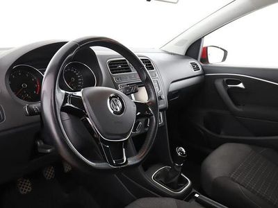 Röd Begagnad 2015 VW Polo Halvkombi | 80 000 kr (Bra pris)