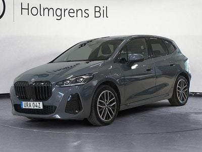 Grå Begagnad 2022 BMW 225 Active Tourer M Sport Minibuss | 339 900 kr (Dyr)