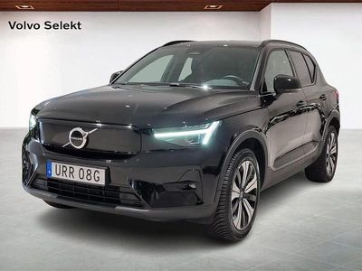 Svart Begagnad 2023 Volvo XC40 Plus SUV | 309 000 kr