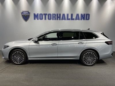 Oyster silver metallic Begagnad 2024 VW Passat Elegance Kombi | 481 400 kr