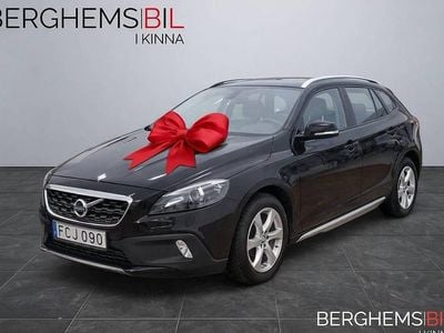 Svart Begagnad 2014 Volvo V40 Momentum Halvkombi | 134 900 kr (Marknadspris)