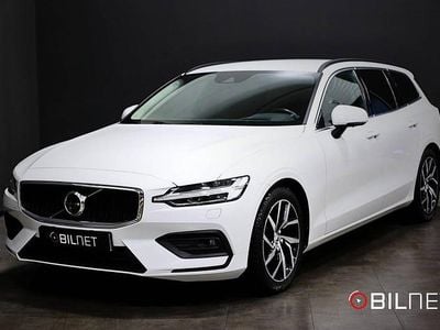 Vit Begagnad 2022 Volvo V60 Momentum Kombi | 289 900 kr (Marknadspris)