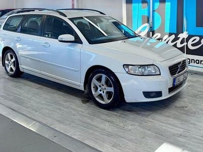 Begagnad Volvo V50 Momentum 136 HK (100 kW) 2009 Vit Kombi