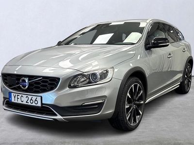 Begagnad Volvo V60 CC Business Edition 190 HK (139 kW) 2016 Silver Kombi