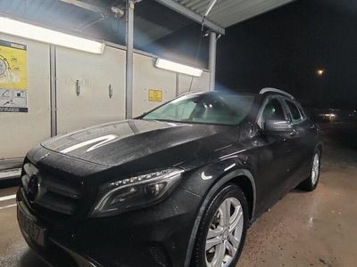 Mercedes GLA200