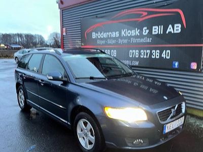 Blå Begagnad 2010 Volvo V50 Momentum Kombi | 40 000 kr (Marknadspris)