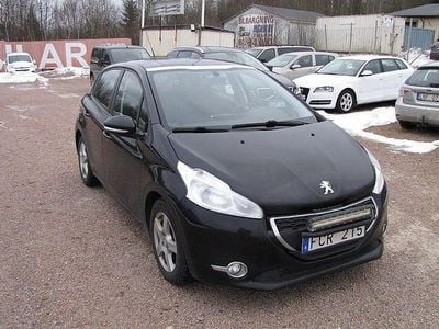 Svart Begagnad 2013 Peugeot 208 Halvkombi | 44 000 kr (Marknadspris)
